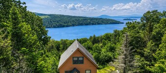 🐾Eagles Ledge | Cozy chalet w/ incredible views, access to Rangeley Lake & 15 mins to Saddleback!