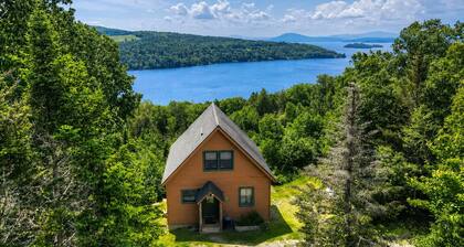 🐾Eagles Ledge | Cozy chalet w/ incredible views, access to Rangeley Lake & 15 mins to Saddleback!