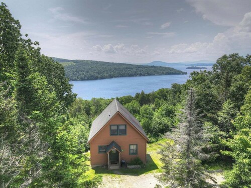 🐾Eagles Ledge | Cozy chalet w/ incredible views, access to Rangeley Lake & 15 mins to Saddleback!