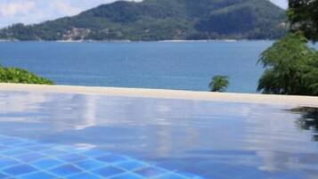 An infinity pool