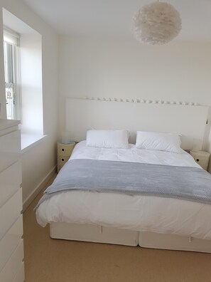 2 chambres, fer et planche à repasser, Wi-Fi gratuit, draps fournis