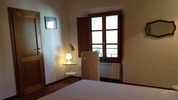 Appartamento City | 2 camere, ferro/asse da stiro, Wi-Fi gratuito, lenzuola