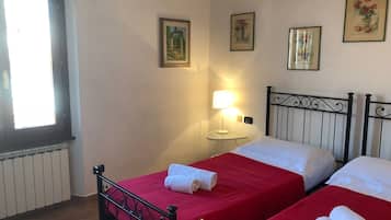 2 habitaciones, tabla de planchar con plancha y wifi gratis