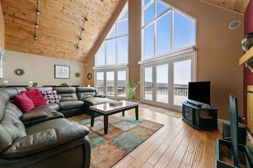 A Starry Night | Shared Waterfront | Close to Saddleback | Views