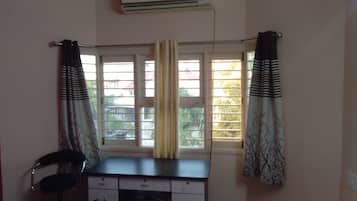 1 bedroom, iron/ironing board, internet, bed sheets
