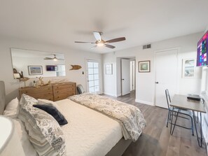 1 bedroom, iron/ironing board, free WiFi, bed sheets - Top-floor 1/1 condo with multiple beachfront pools (one heated) and direct beach access (New Smyrna Beach)