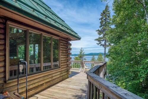 🐾Connaughton - Private log home along the South Shore of Rangeley Lake, dog friendly