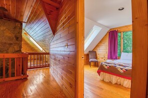 4 bedrooms, free WiFi, bed sheets