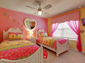 6 bedrooms, in-room safe, desk, iron/ironing board
