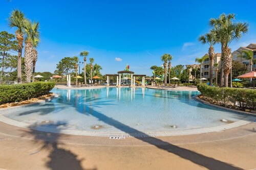5-star home with water park, private pool/hot tub/free heat- 2 lights to Disney!