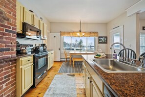 冰箱、微波炉、烤箱、炉灶