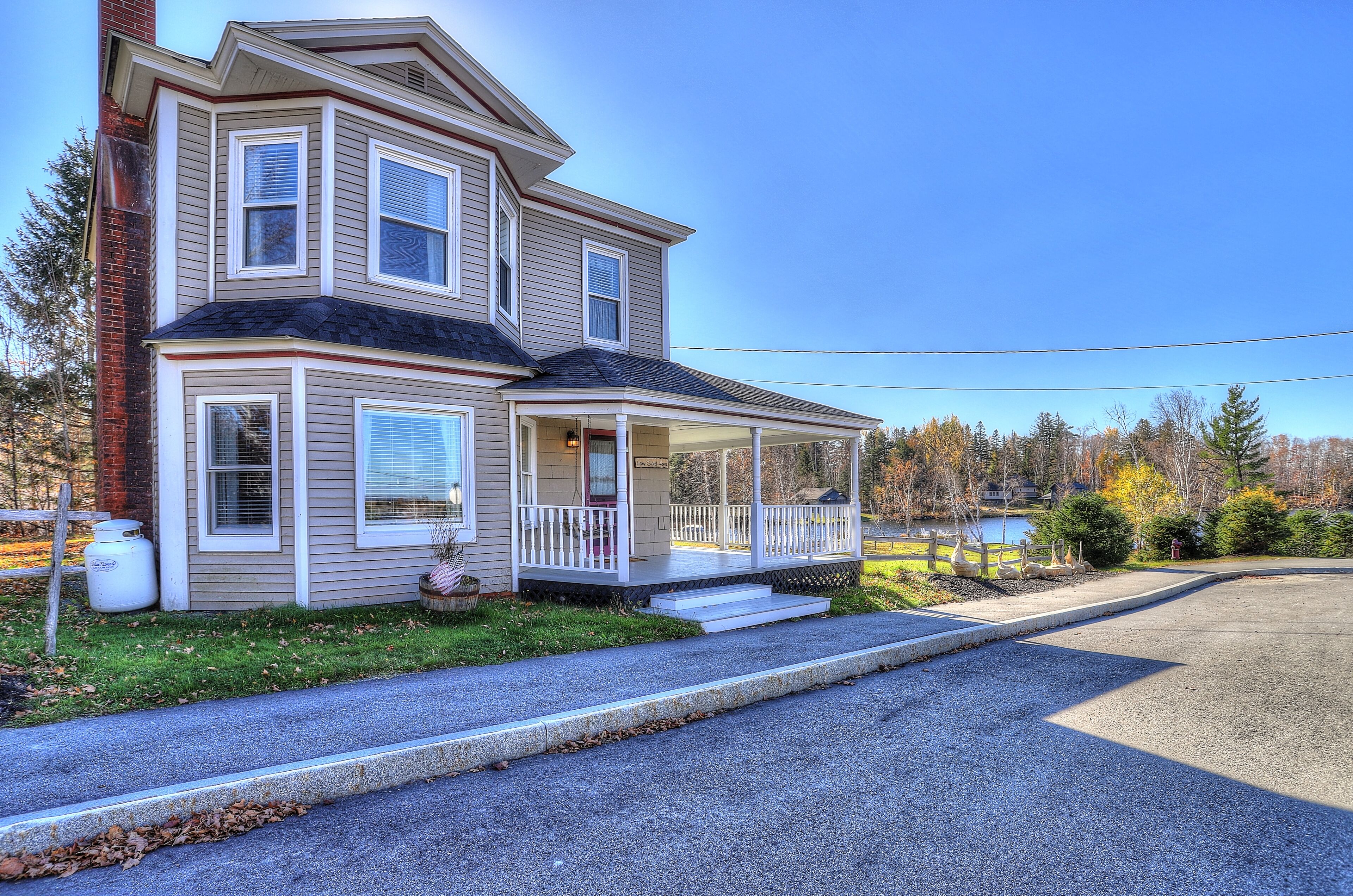 Village Walk - waterfront in Rangeley