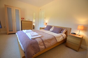 2 多间卧室、熨斗/熨衣板、旅行婴儿床、免费 WiFi