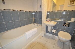 Hair dryer, towels, toilet paper - Beautiful rural Cottage on the outskirts of Rothbury, Sleeps 4 in comfort (Rothbury)