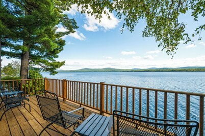 🐾Cedarcliff - One of a kind private location on the edge of Rangeley Lake, dog friendly