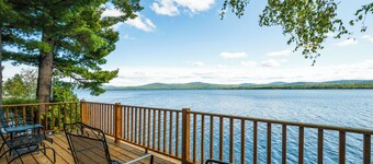 🐾Cedarcliff - One of a kind private location on the edge of Rangeley Lake, dog friendly