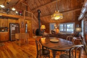 Interior - CedarDuft Cottage - Cozy log cabin right on the shores of Quimby Pond (Rangeley)