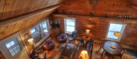 Tv, pejs, dvd-afspiller, stereoanlæg