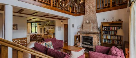 TV, fireplace, DVD player, books