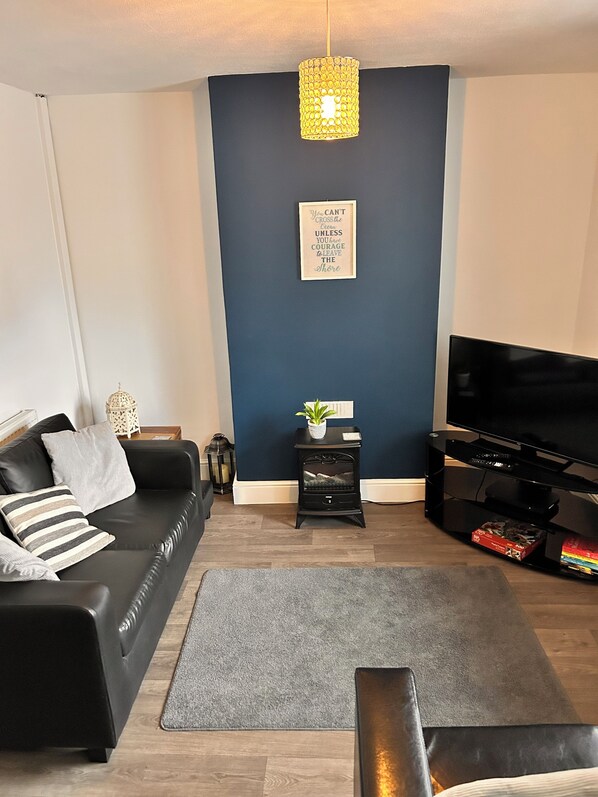 Smart TV, fireplace