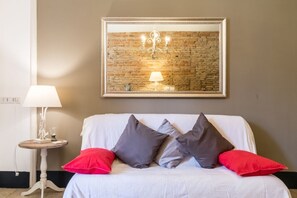 2 室のベッドルーム、アイロン / アイロン台、WiFi、ベッドシーツ