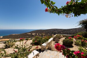 Property grounds - PAROS , TRIPITI VILLA WITH BREATHTAKING VIEW (PAROS)