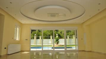 Villa, 5 Bedrooms | Living room | LCD TV