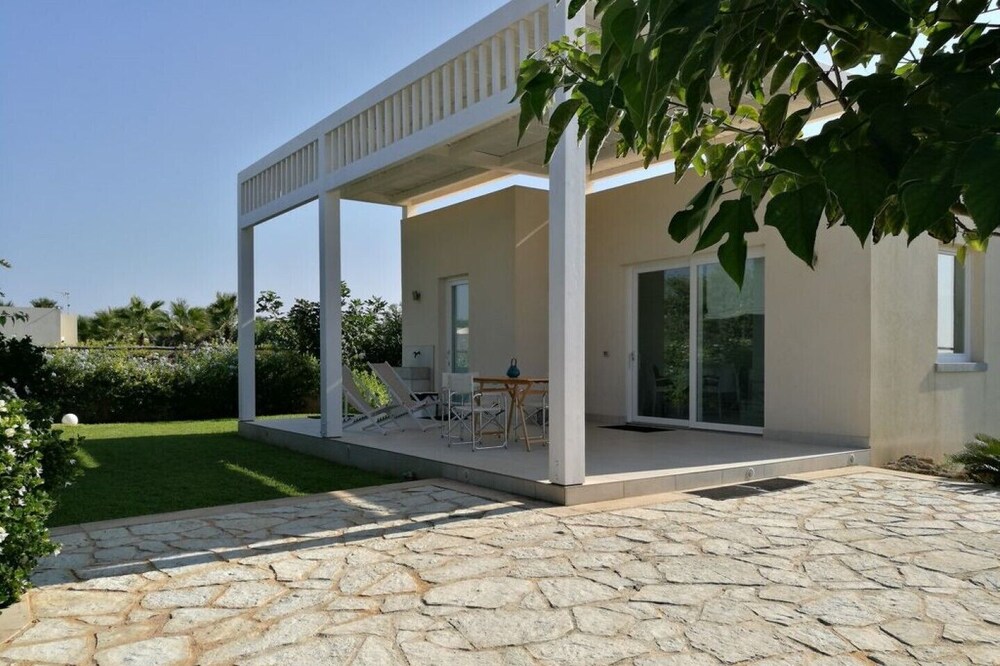 Seafront Villa "La Conchiglia"