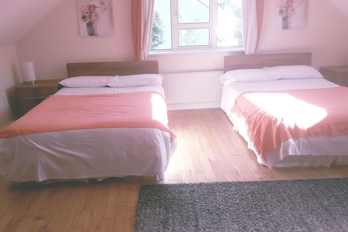 Apartamento, 2 habitaciones | Wifi gratis y ropa de cama