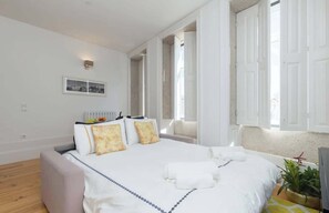 1 habitación, tabla de planchar con plancha, cuna de viaje y wifi 