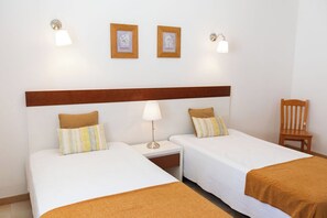 3 bedrooms, in-room safe, iron/ironing board, free WiFi