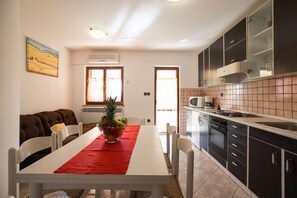 Family Apartment, Multiple Beds, Non Smoking, Garden View | Private kitchen - Villa Irena (Porec)