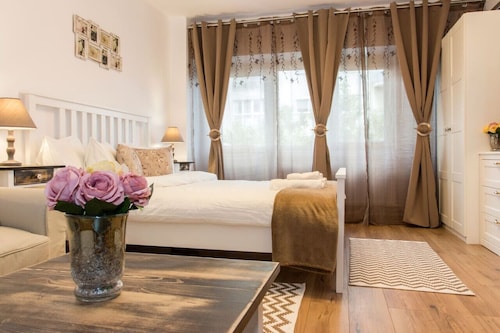 ♥ ️ APPARTEMENT CENTRAL BRIGHT DECO AVEC BALCON ET NETFLIX GRATUIT
