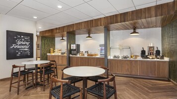 Desayuno continental incluido todos los días 