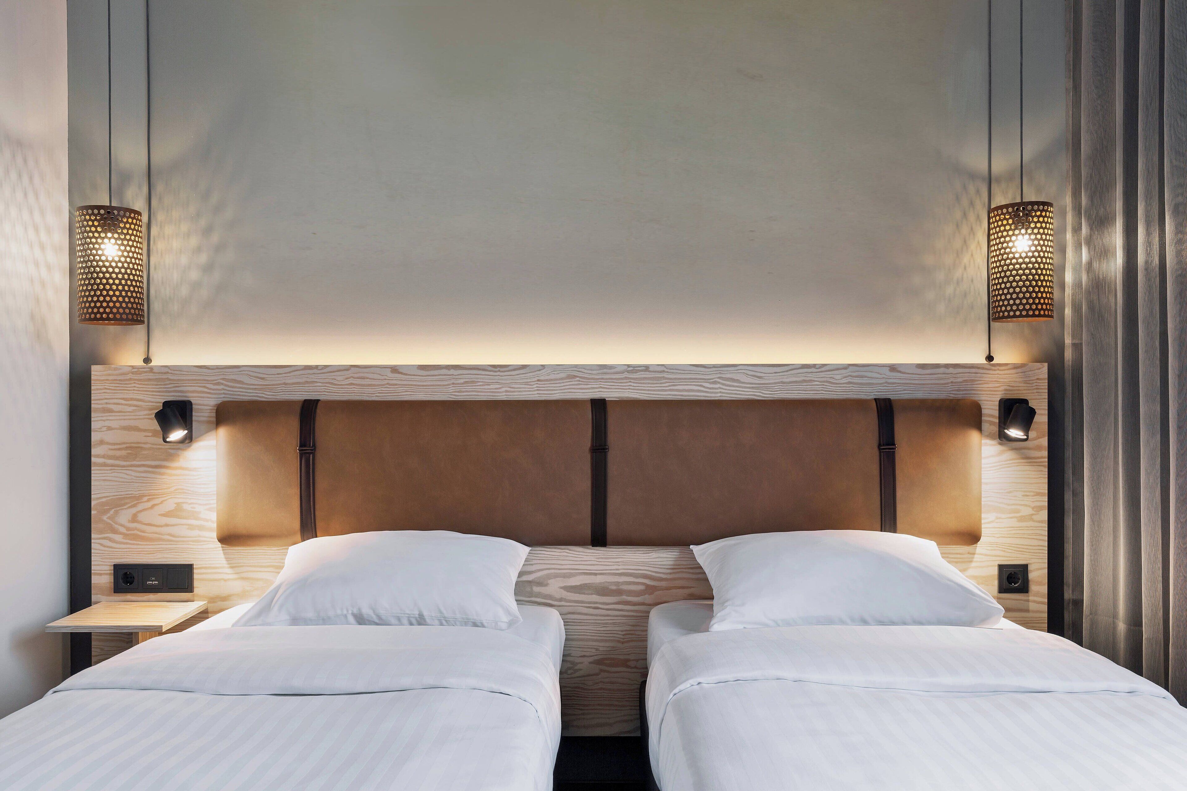 room, 2 single beds, non smoking | 1 bedroom, in-room safe, desk, iron/ironing board