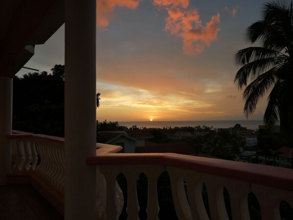 Balcony - Louislyn Apartments (Portsmouth)