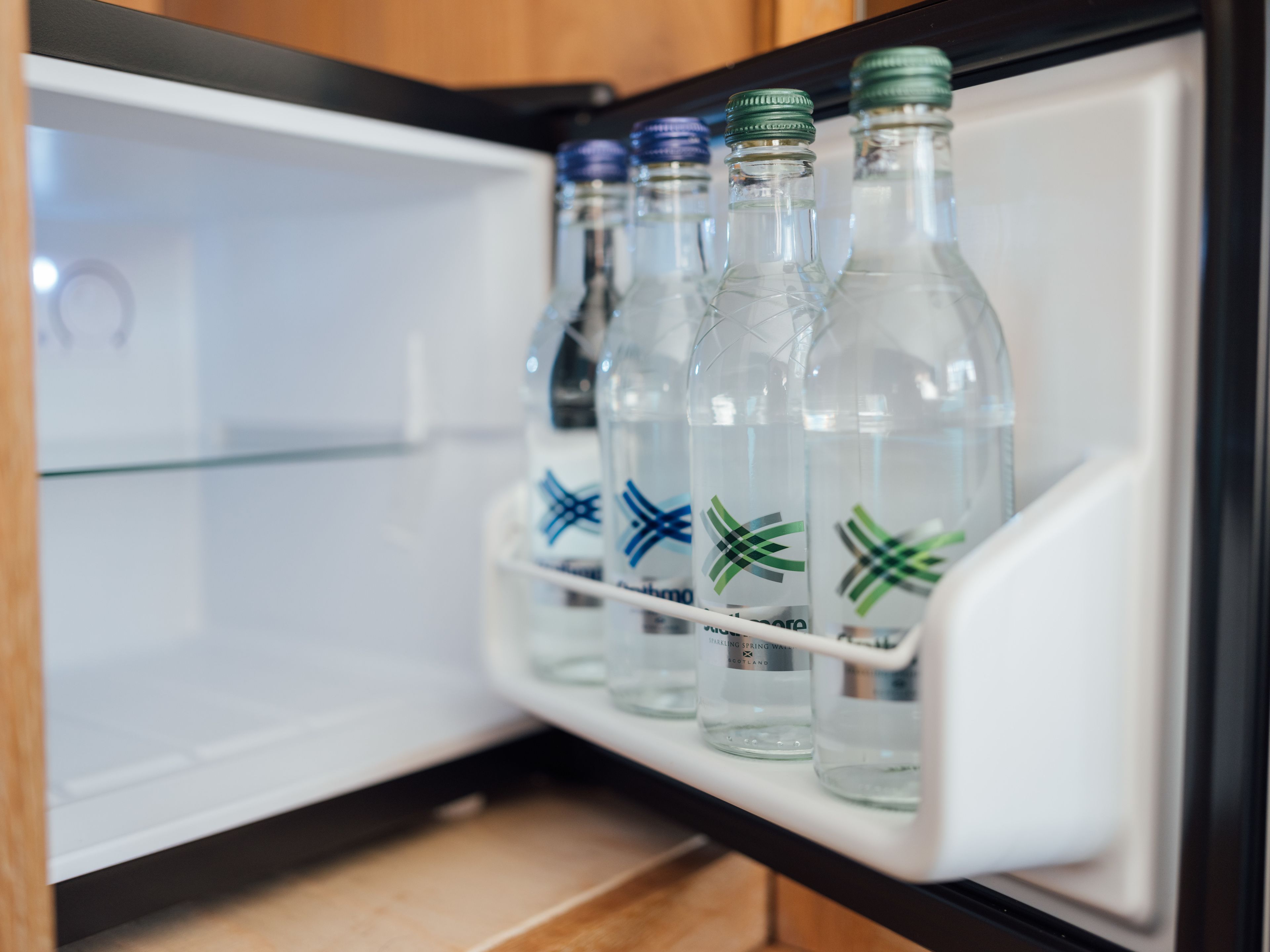 deluxe double room | mini fridge