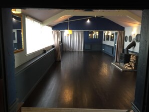 Interior - The Bell Inn (Worcester)