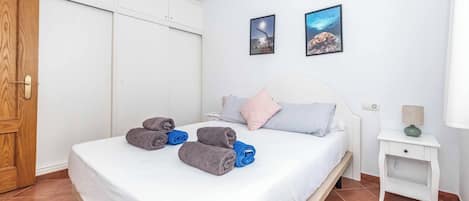 3 bedrooms, WiFi, bed sheets