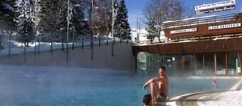 Très beau studio dans immeuble de standing – Station familiale