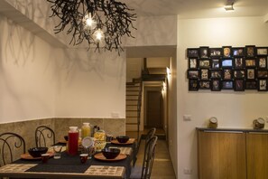 Dining - Casa Latina - cozy neapolitan terrace (Napoli)