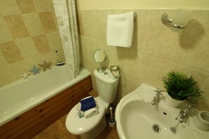 Phòng đơn | Phòng tắm | Khăn tắm 