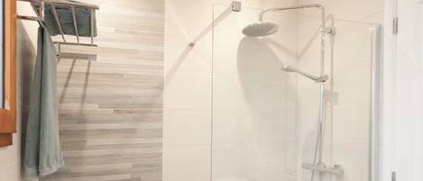 Badewanne, Haartrockner