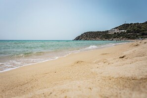 Plage à proximité, chaises longues
