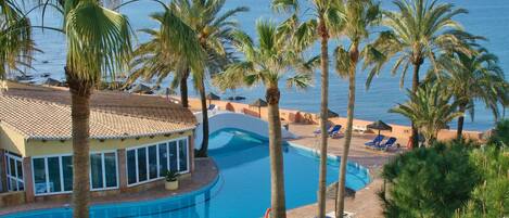 Et oppvarmet basseng