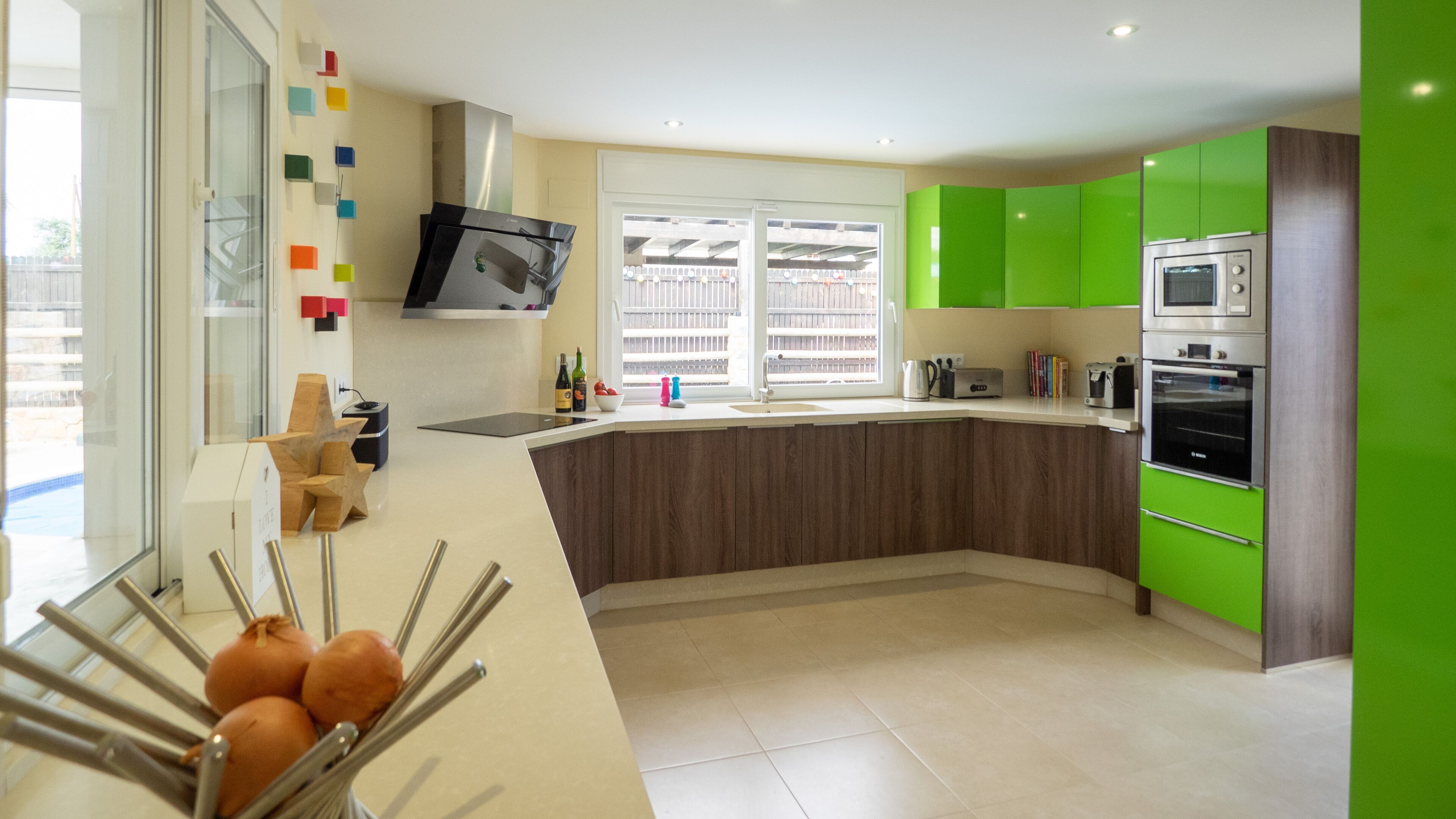 Stunning Villa - New Kitchen/Bathrooms & Heated 8m Pool 