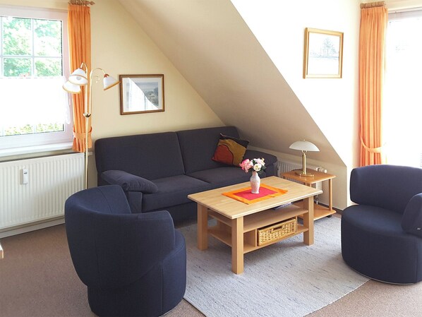 TV, DVD player, stereo - Friendly apartment in the complex "Buchengrund", close to the center and quiet (Ostseebad Prerow)