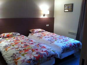 2 slaapkamers, een strijkplank/strijkijzer, wifi, rolstoeltoegang