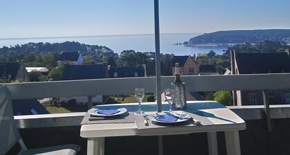 Very nice sea view for this south-facing apartment