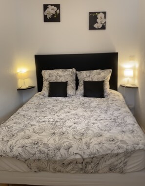 1 bedroom, iron/ironing board, free WiFi